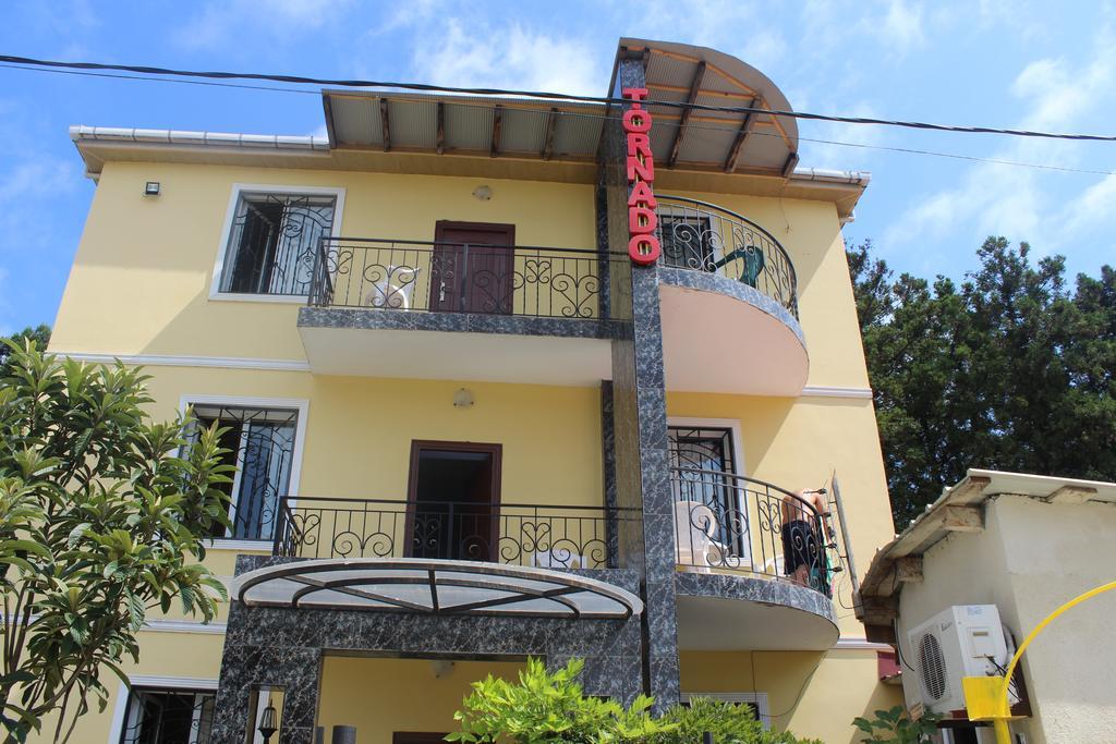Tornado Hotel Ureki Esterno foto